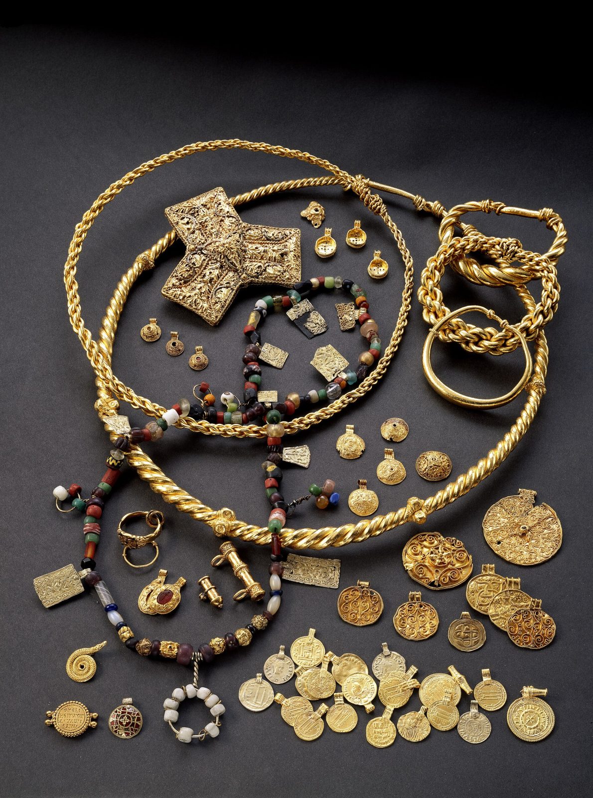 Early Medieval jewellery, Norway
