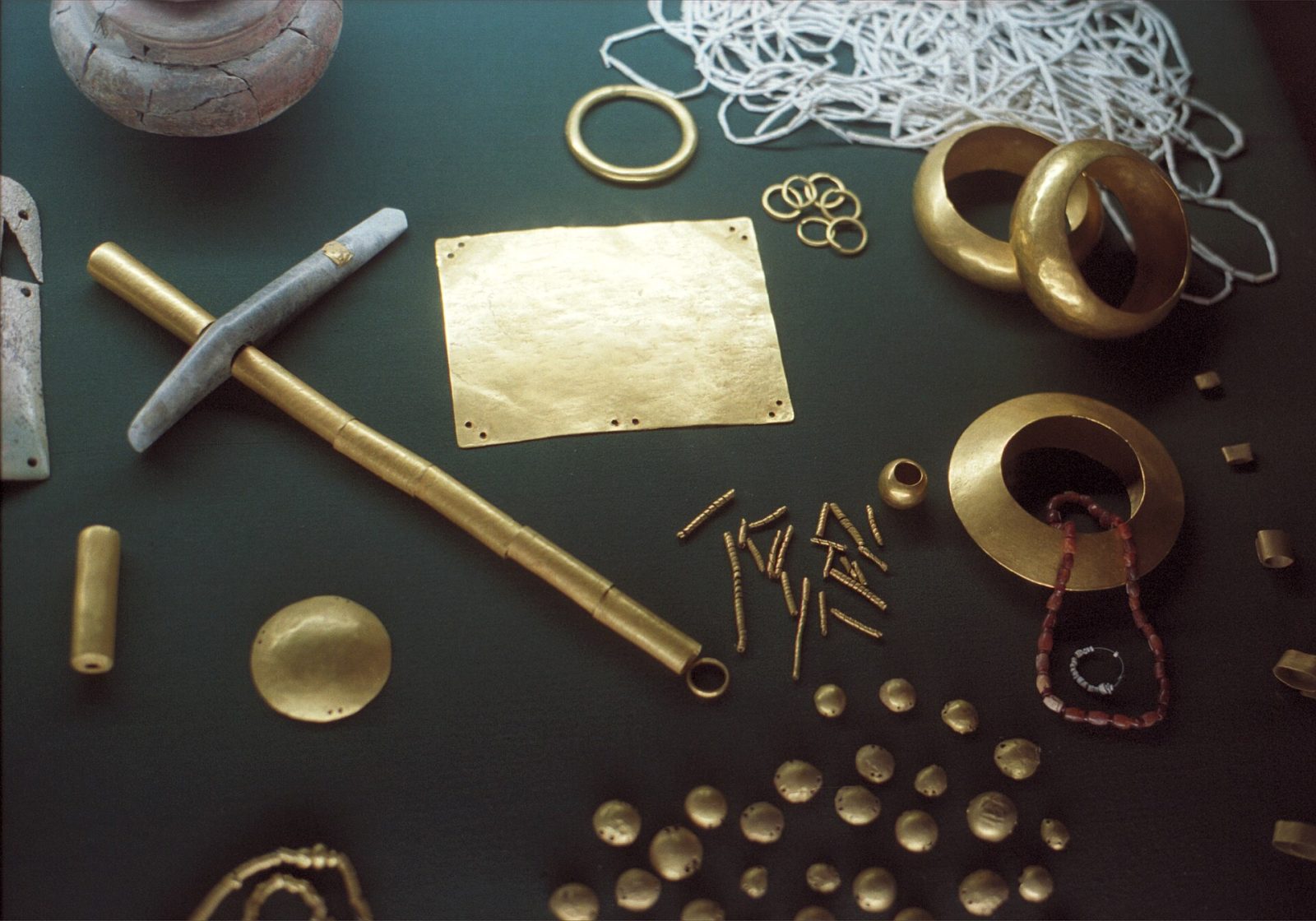 Prehistoric jewellery, Bulgaria