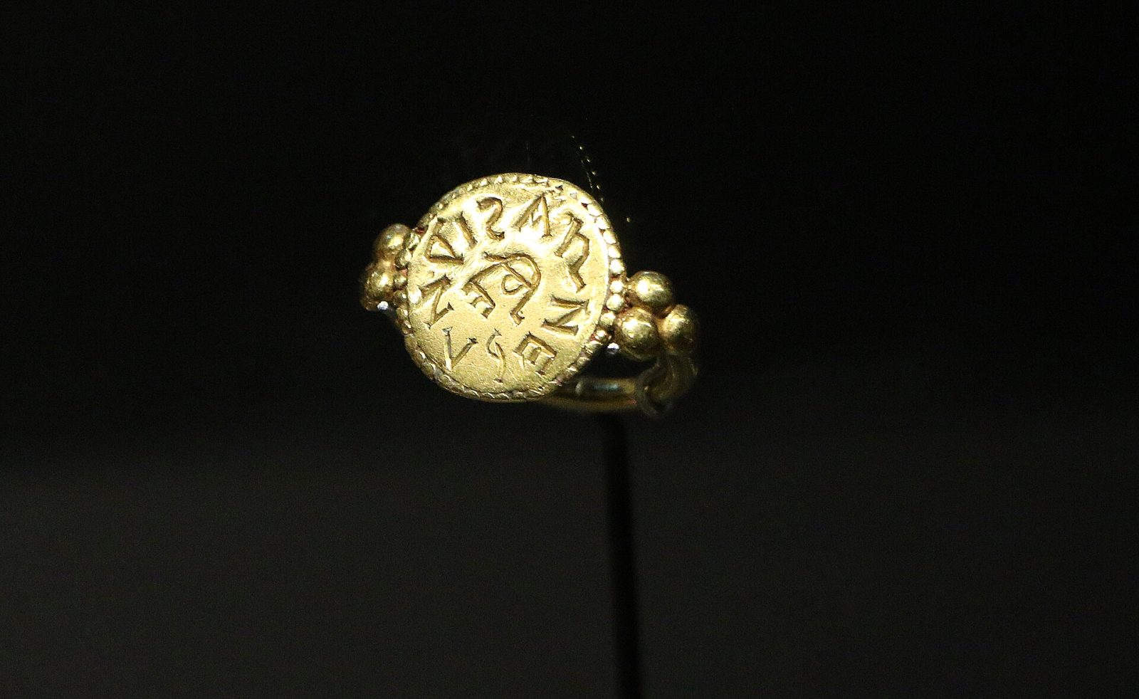 Early Medieval jewellery, France